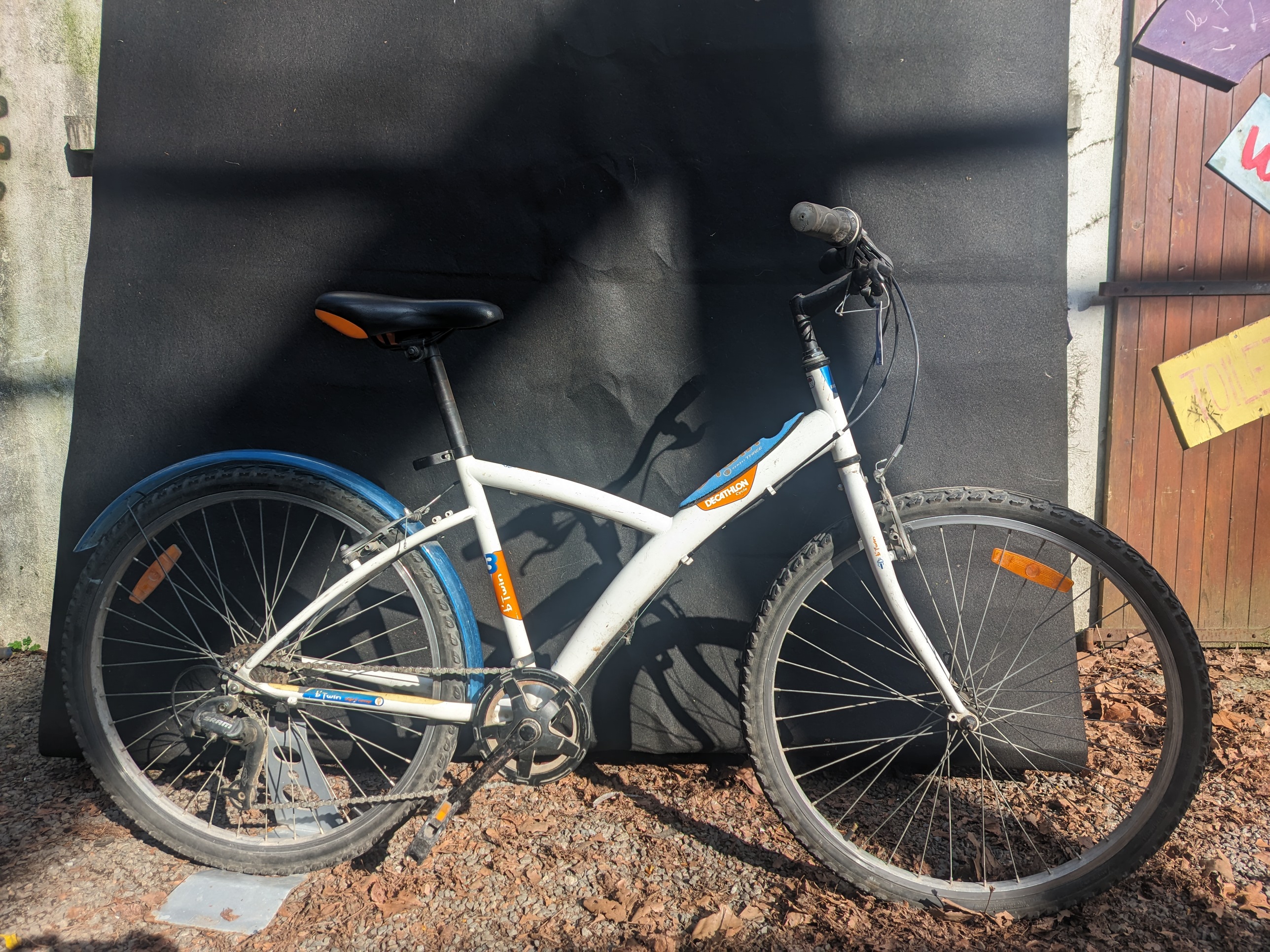 BTWIN Y BLANC ET ORANGE